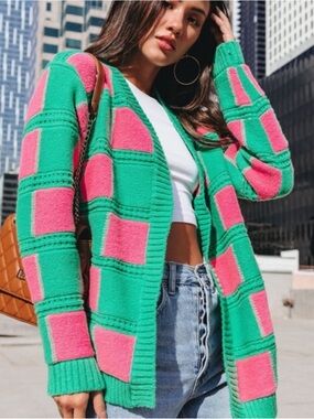 DAVI & DANI Green and Pink Checkered Oversized Woman’s Cardigan